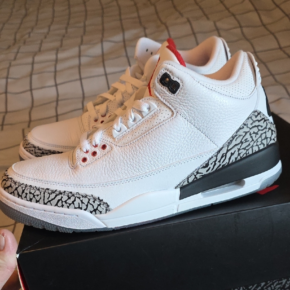 Jordan White and Red Sneakers - Picture 4 of 11